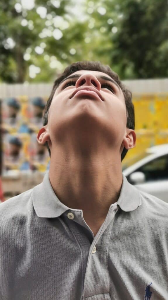 Photo "How to Breathe from Your Diaphragm While Singing"