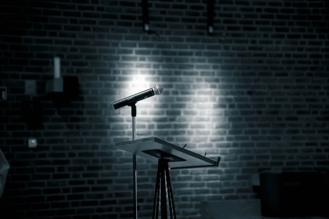 Photo Microphone stand