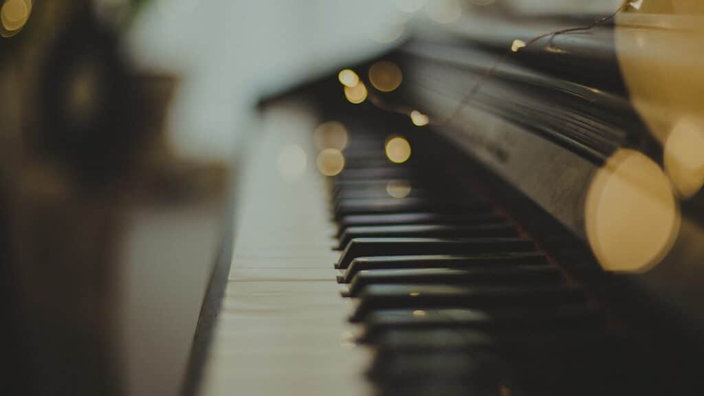Photo Distance Learning Music School