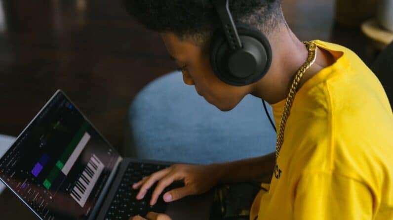 Photo Music Schools Online Lessons