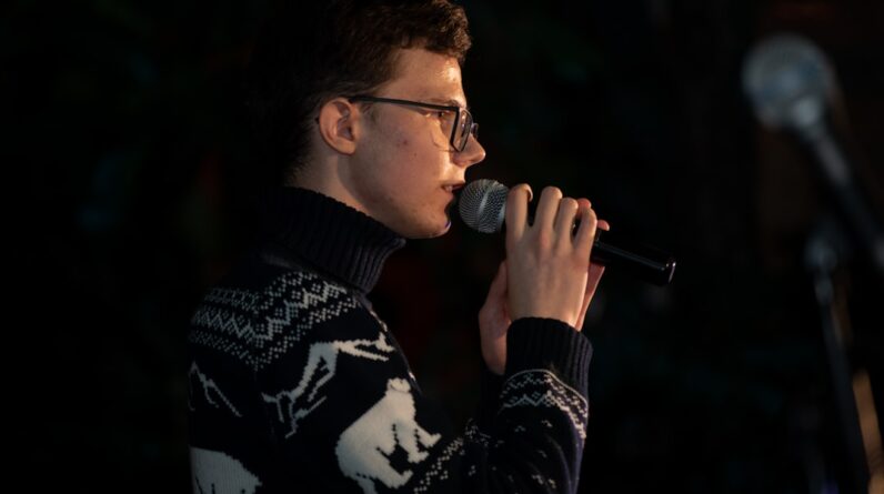 Photo Singing Instructor