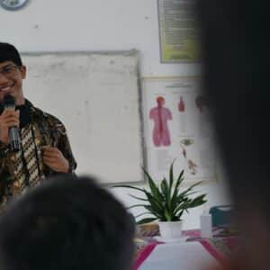 Photo Singing Teacher