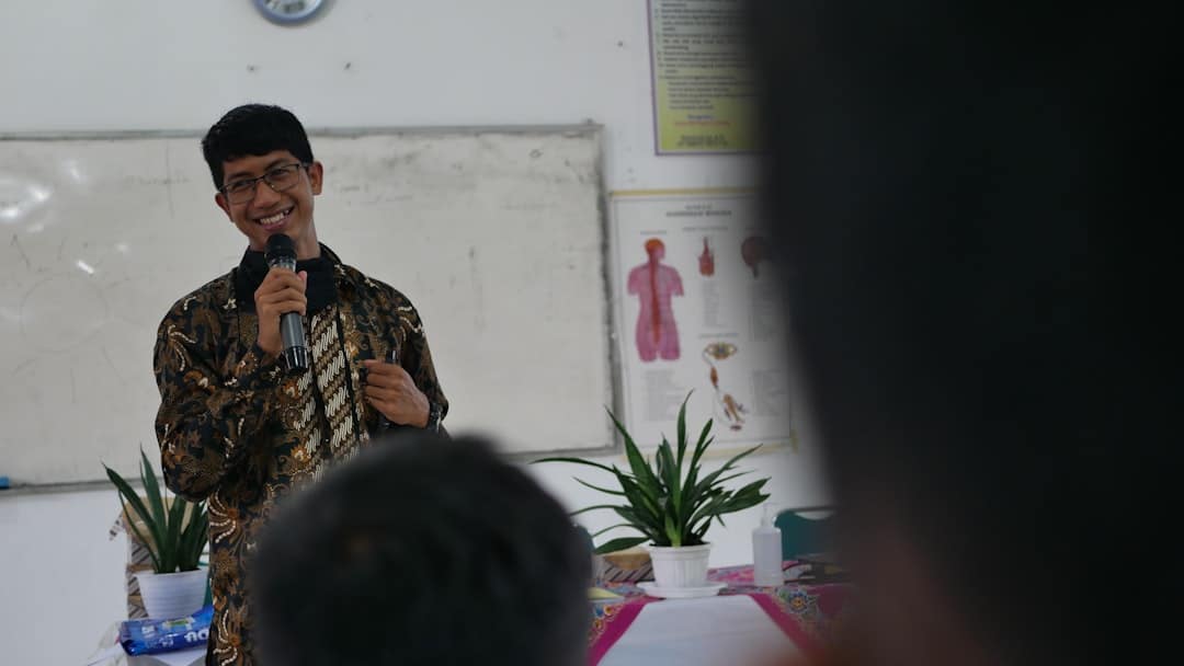 Photo Singing Teacher