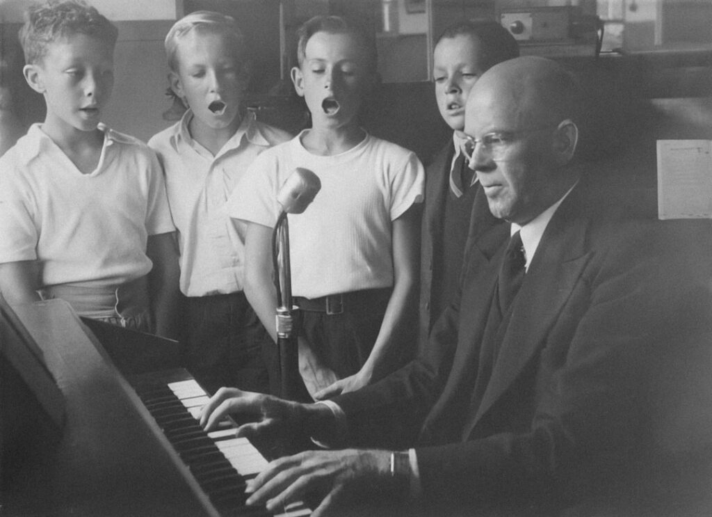 Photo Singing School