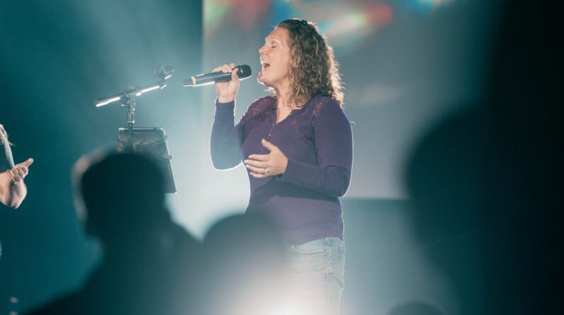 Photo Professional Singers Control Breathing