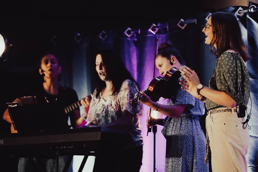 Photo Professional Singers Control Breathing